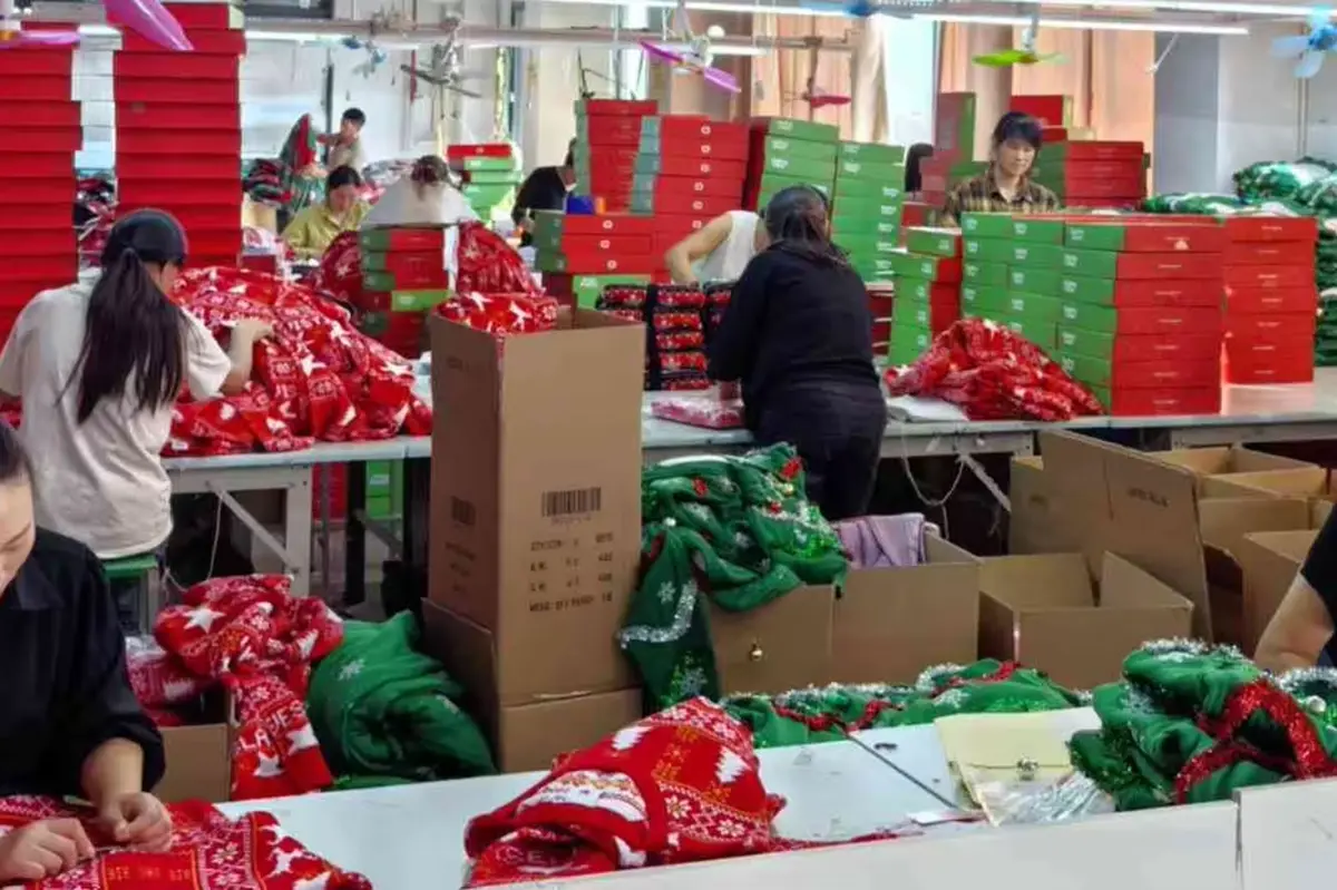 Packing and size sorting for a bulk Christmas sweater order
