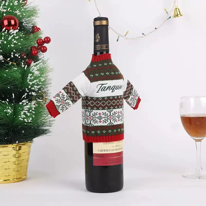 Front panel of knitted bottle sweater for logo knitting