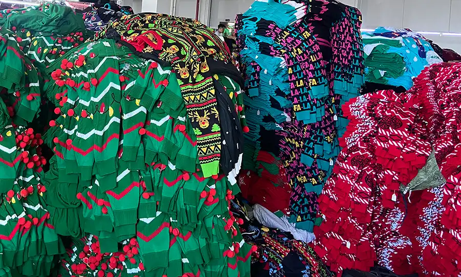 Bulk custom Christmas sweaters in factory