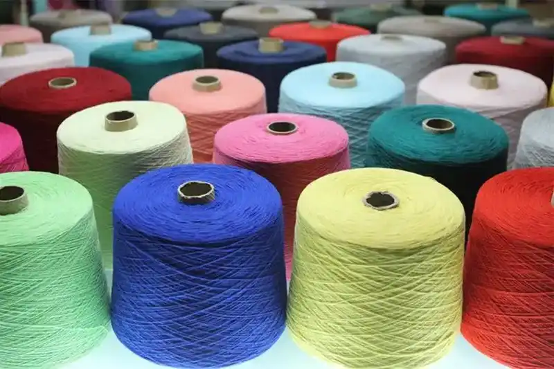 Cotton–acrylic blend yarn for soft and comfortable Christmas sweaters